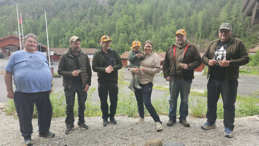 de som klarte merket:fra v. Halvor a. Næs, odd a. hassel,tor fjellheim,kari fjellheim,ingar tjønnås,vidar lyngdal og jørgen t. bø (jørgen er ikke på bildet)